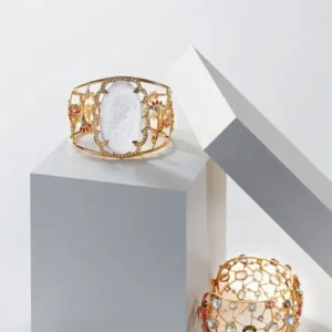 Chic and Stylish Women's Jewelry